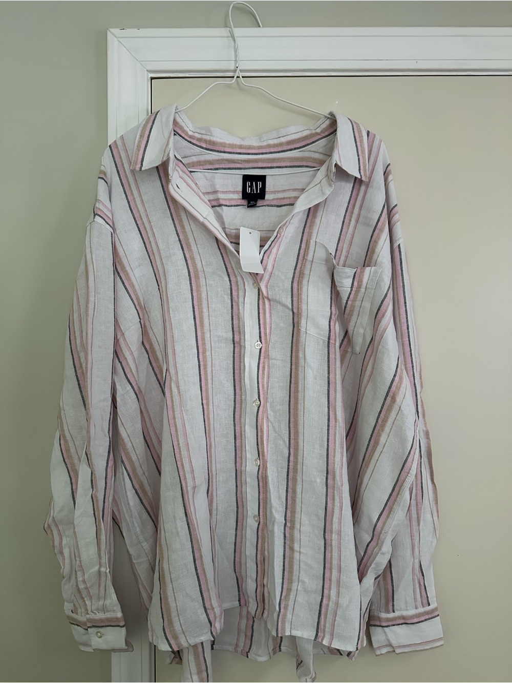 GAP Women’s Striped Pink & White Button-Down Shirt